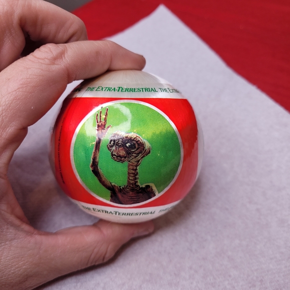 1982 ET The Extra Terrestrial Satin Wrapped Ball Ornament: Universal City Studio - Picture 4 of 8